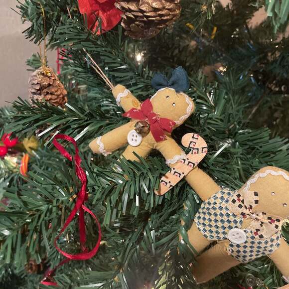Vintage String Of 5 Fabric Gingerbread Man & Candy Canes Christmas Ornaments - Picture 6 of 6